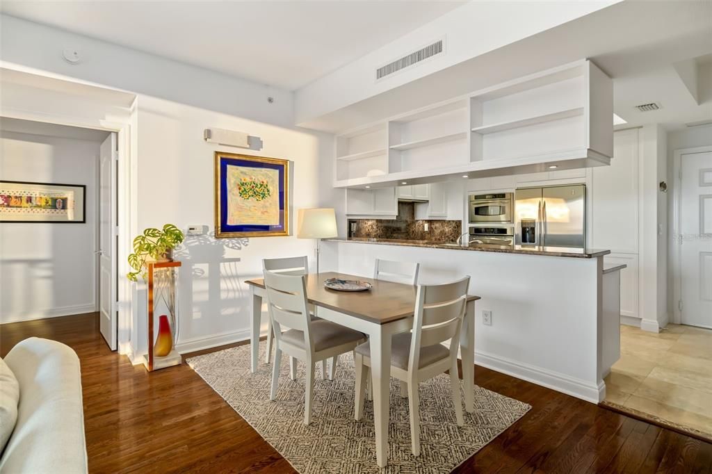 For Sale: $1,595,000 (2 beds, 2 baths, 1697 Square Feet)