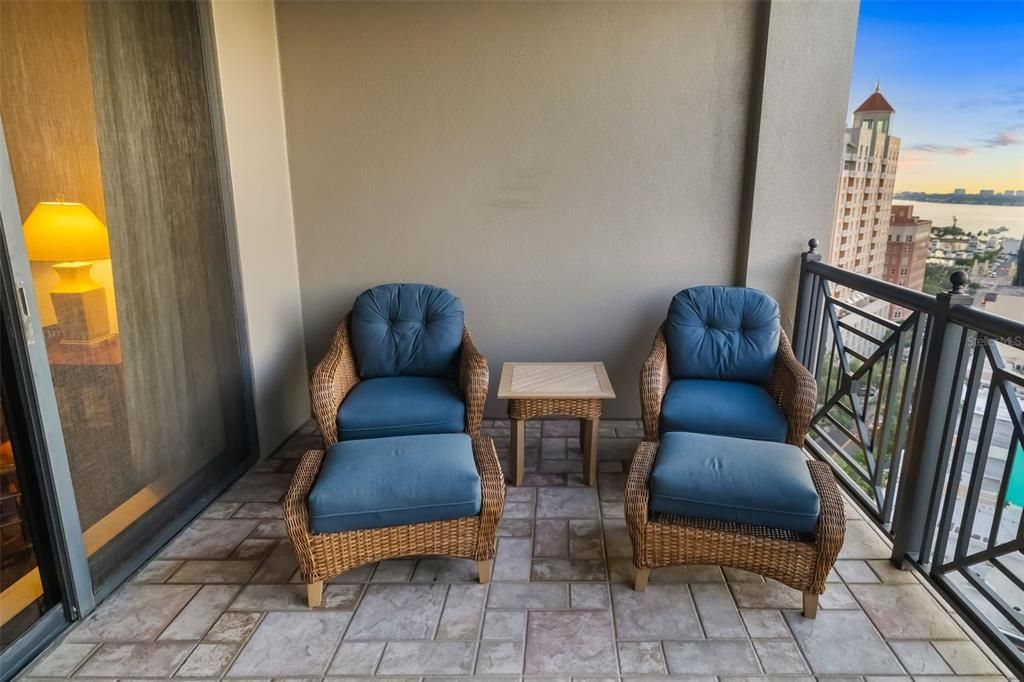 For Sale: $1,595,000 (2 beds, 2 baths, 1697 Square Feet)