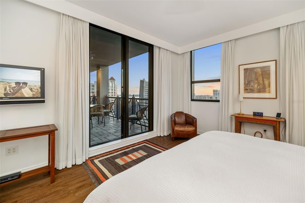 For Sale: $1,595,000 (2 beds, 2 baths, 1697 Square Feet)