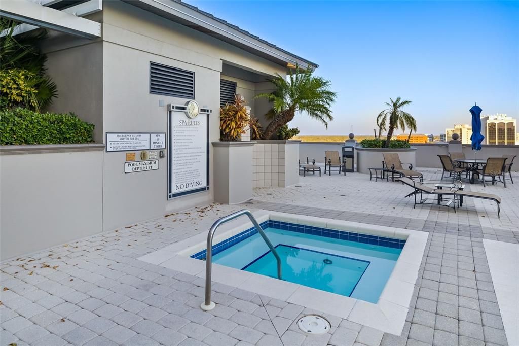 For Sale: $1,595,000 (2 beds, 2 baths, 1697 Square Feet)