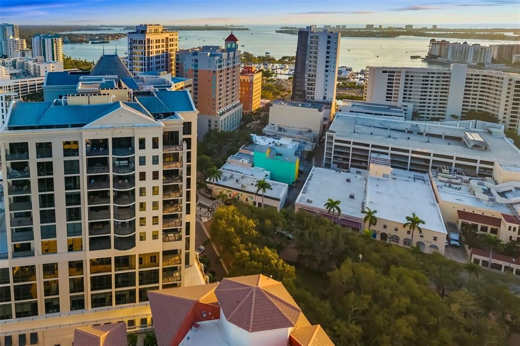 For Sale: $1,595,000 (2 beds, 2 baths, 1697 Square Feet)