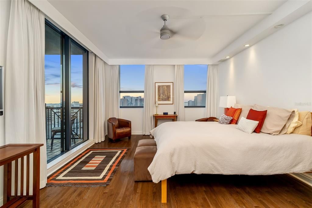 For Sale: $1,595,000 (2 beds, 2 baths, 1697 Square Feet)