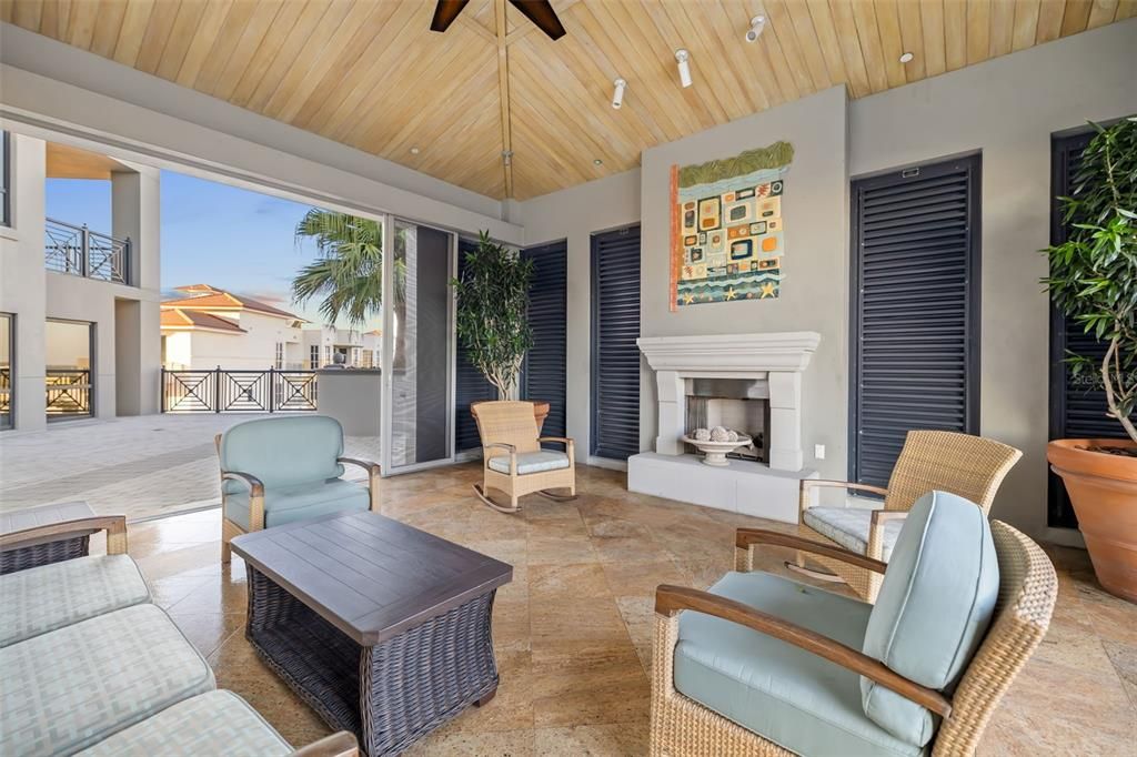 For Sale: $1,595,000 (2 beds, 2 baths, 1697 Square Feet)