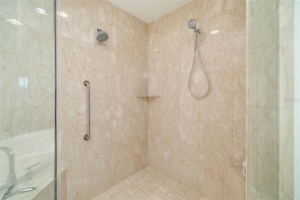 For Sale: $1,595,000 (2 beds, 2 baths, 1697 Square Feet)