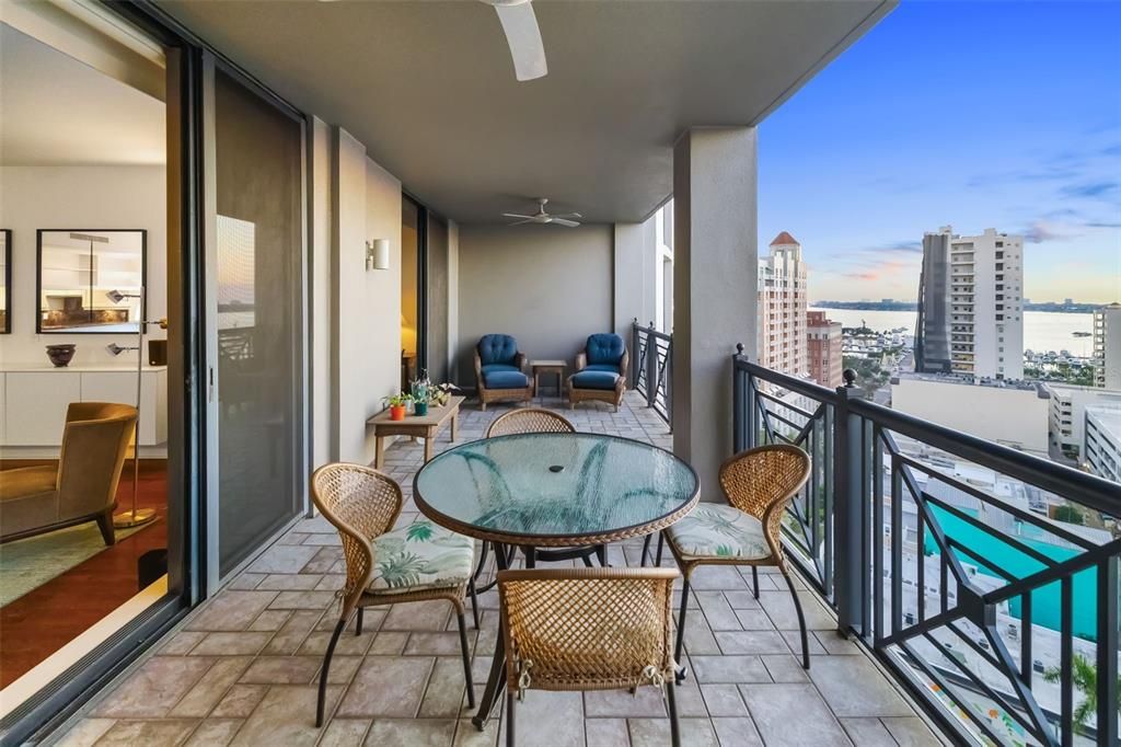 For Sale: $1,595,000 (2 beds, 2 baths, 1697 Square Feet)