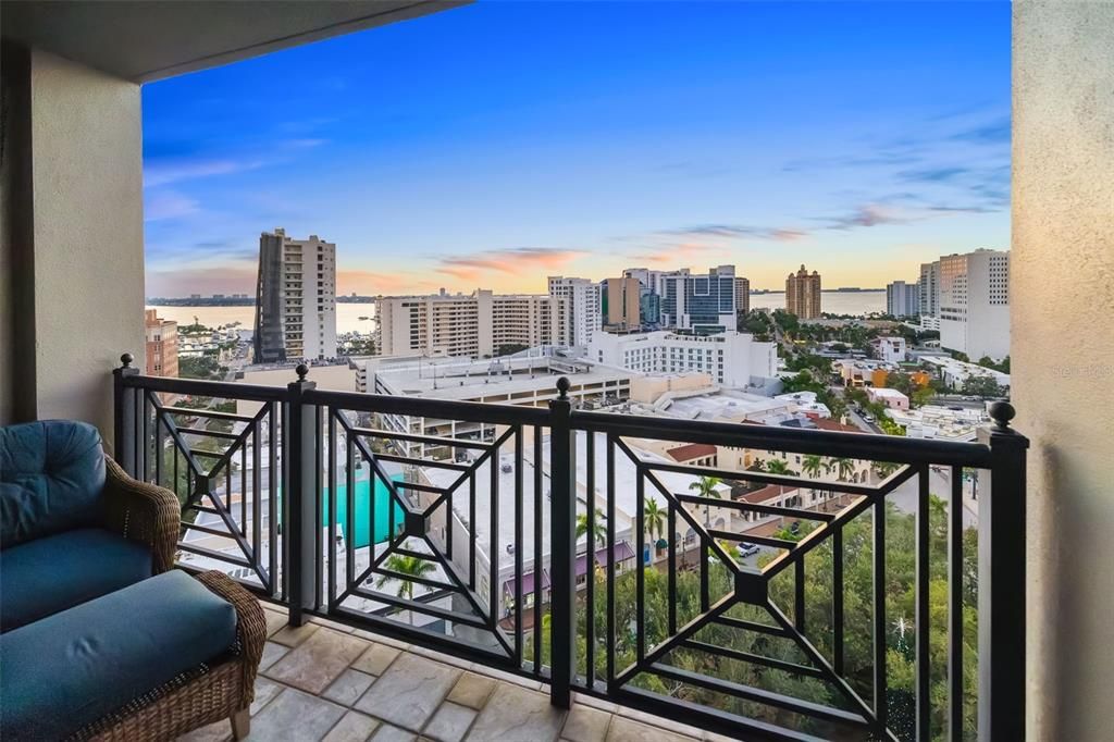 For Sale: $1,595,000 (2 beds, 2 baths, 1697 Square Feet)