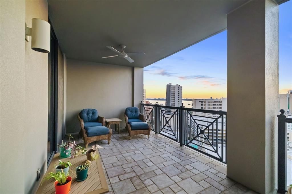 For Sale: $1,595,000 (2 beds, 2 baths, 1697 Square Feet)