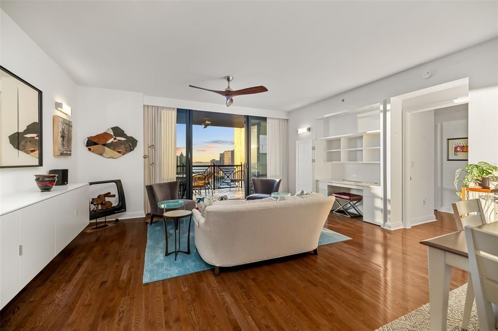 For Sale: $1,595,000 (2 beds, 2 baths, 1697 Square Feet)