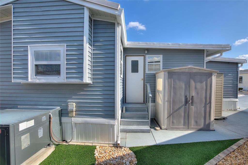 На продажу: $175,000 (2 спален, 2 ванн, 984 Квадратных фут)