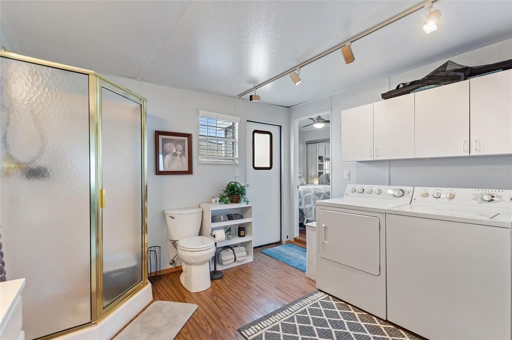 На продажу: $175,000 (2 спален, 2 ванн, 984 Квадратных фут)