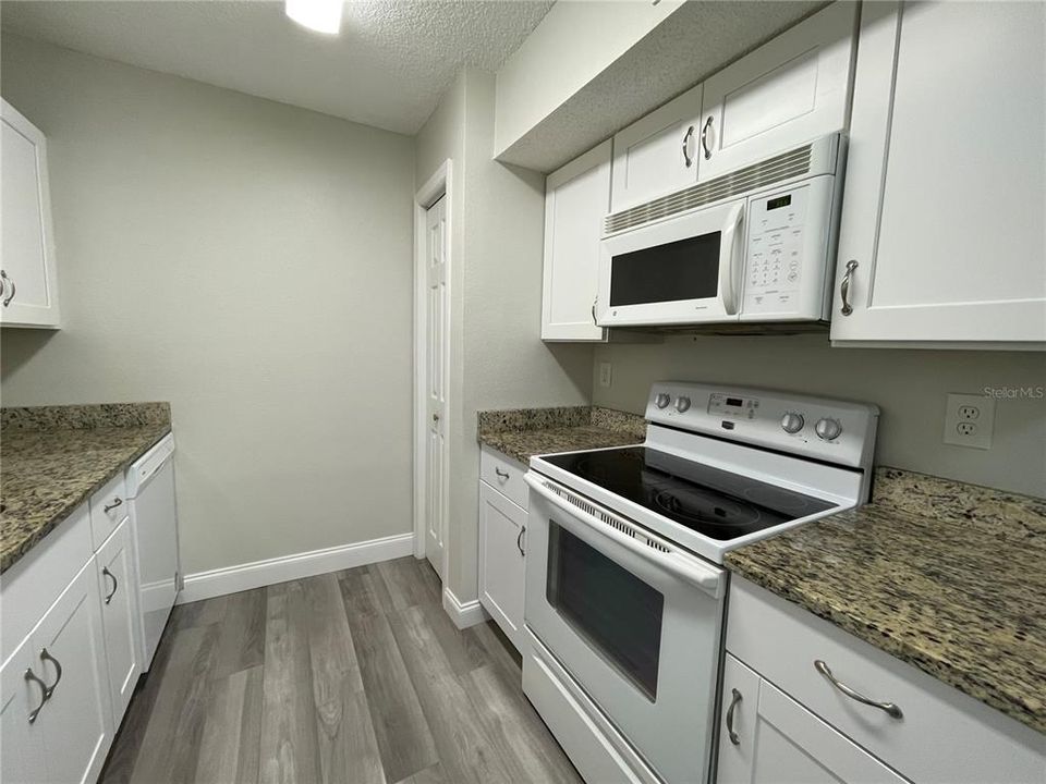 В аренду: $1,550 (2 спален, 2 ванн, 833 Квадратных фут)