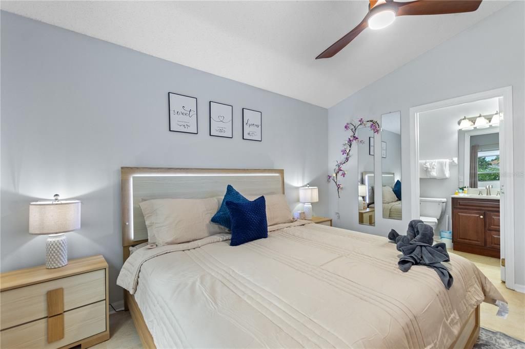 For Rent: $2,300 (3 beds, 2 baths, 1130 Square Feet)