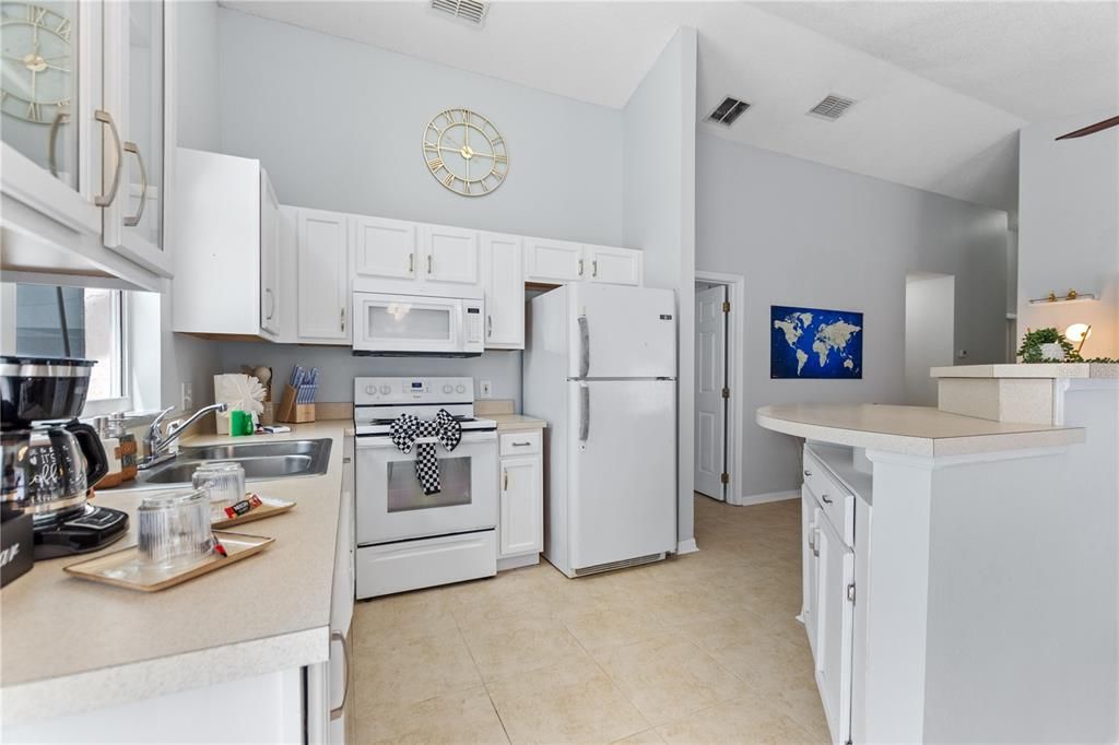 For Rent: $2,300 (3 beds, 2 baths, 1130 Square Feet)