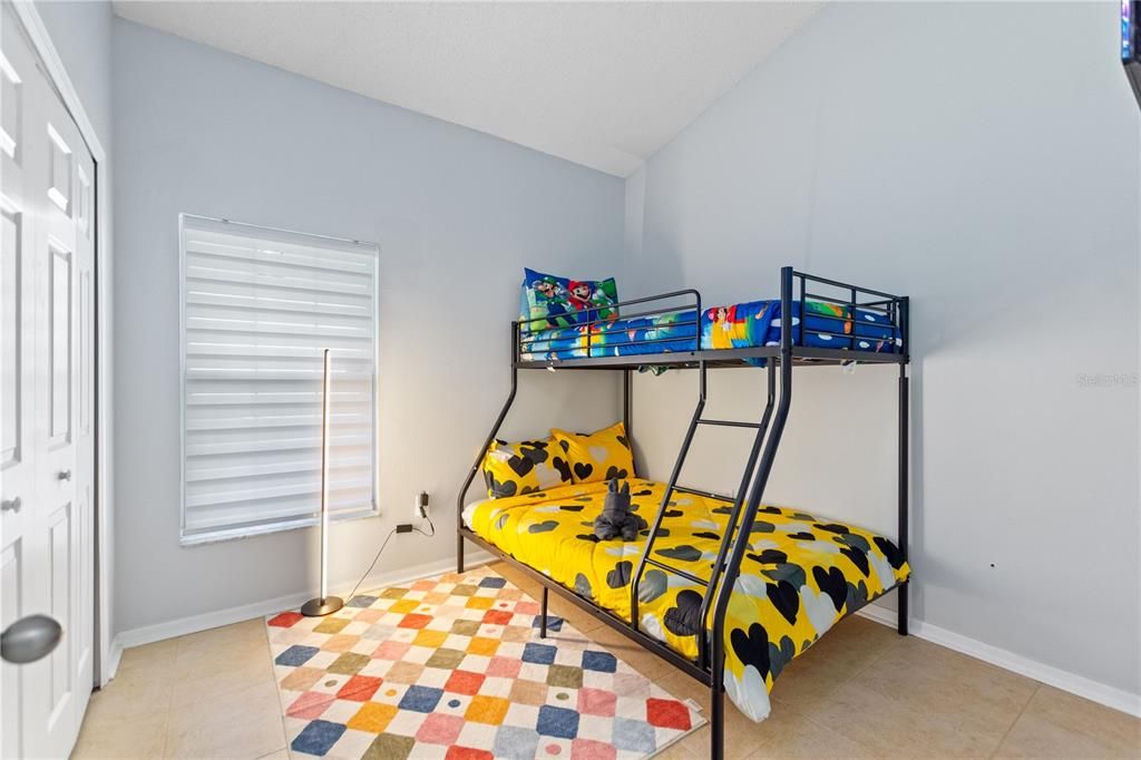 For Rent: $2,300 (3 beds, 2 baths, 1130 Square Feet)