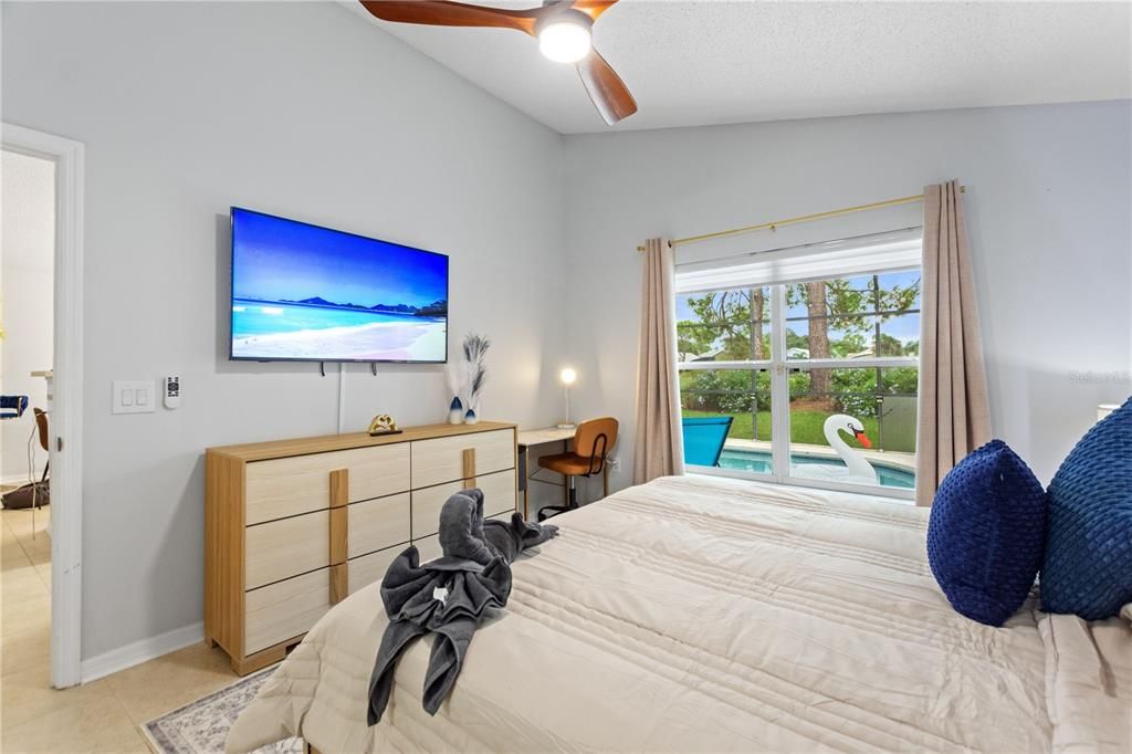 For Rent: $2,300 (3 beds, 2 baths, 1130 Square Feet)