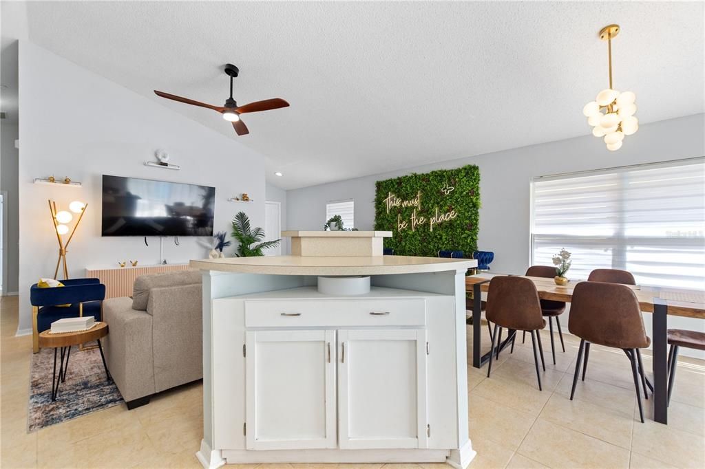 For Rent: $2,300 (3 beds, 2 baths, 1130 Square Feet)