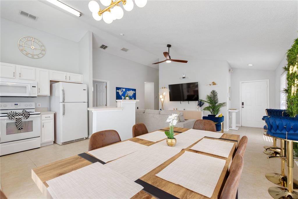 For Rent: $2,300 (3 beds, 2 baths, 1130 Square Feet)