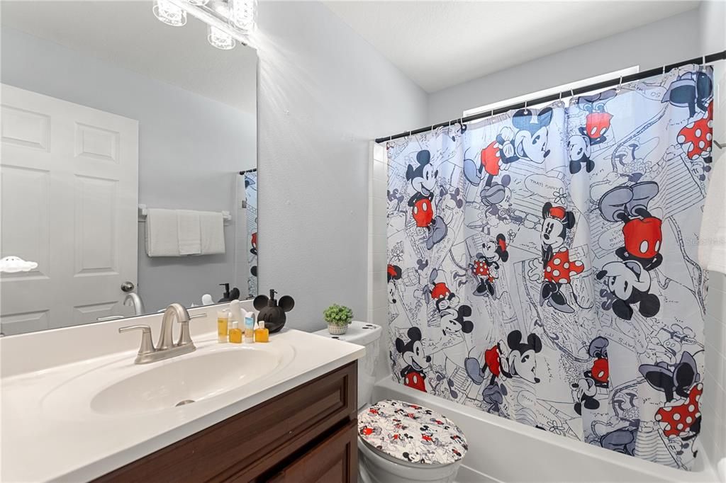 For Rent: $2,300 (3 beds, 2 baths, 1130 Square Feet)