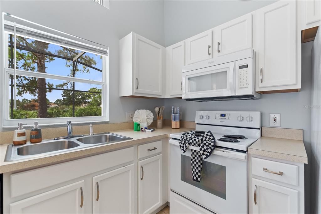 For Rent: $2,300 (3 beds, 2 baths, 1130 Square Feet)