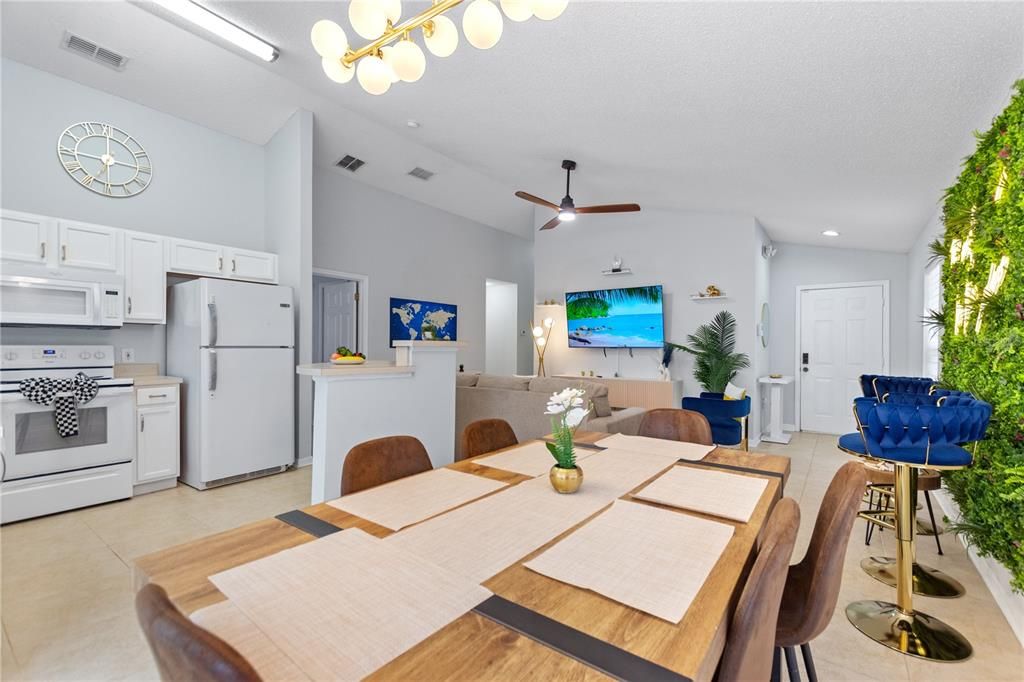 For Rent: $2,300 (3 beds, 2 baths, 1130 Square Feet)