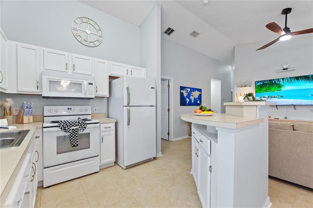 For Rent: $2,300 (3 beds, 2 baths, 1130 Square Feet)