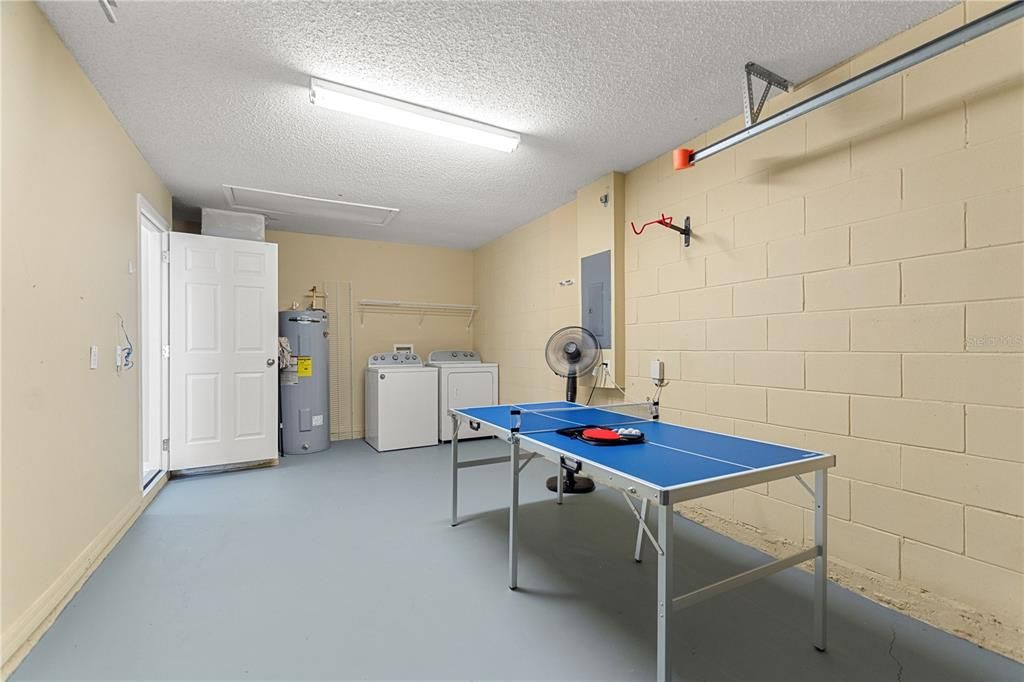 For Rent: $2,300 (3 beds, 2 baths, 1130 Square Feet)