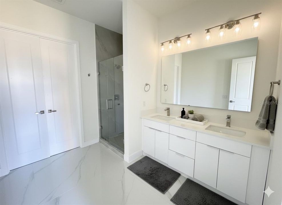 待售: $435,000 (4 贝兹, 3 浴室, 2153 平方英尺)