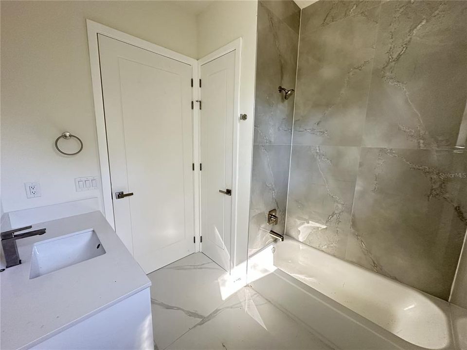 待售: $435,000 (4 贝兹, 3 浴室, 2153 平方英尺)