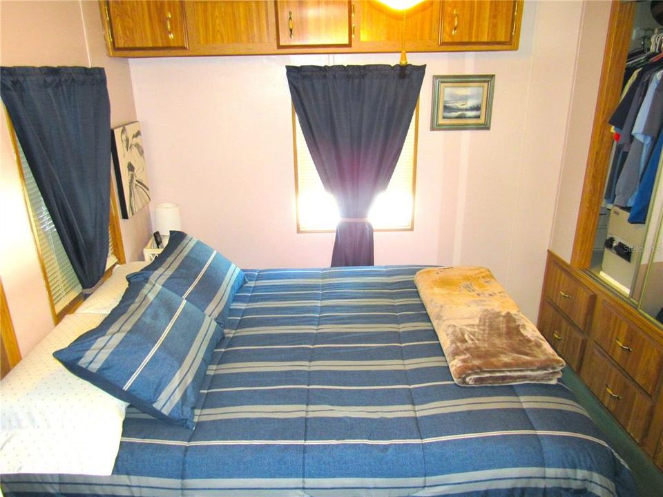 For Sale: $165,000 (2 beds, 1 baths, 740 Square Feet)