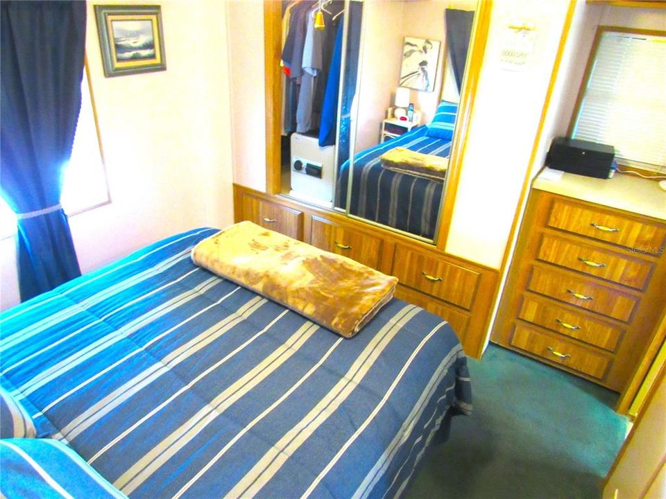 For Sale: $165,000 (2 beds, 1 baths, 740 Square Feet)