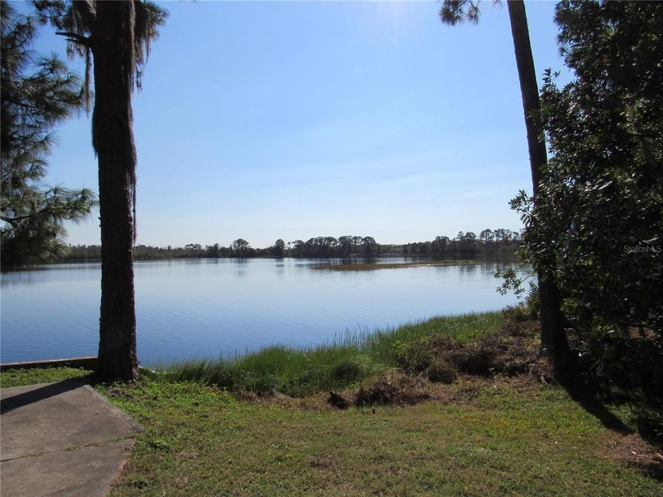 For Sale: $165,000 (2 beds, 1 baths, 740 Square Feet)