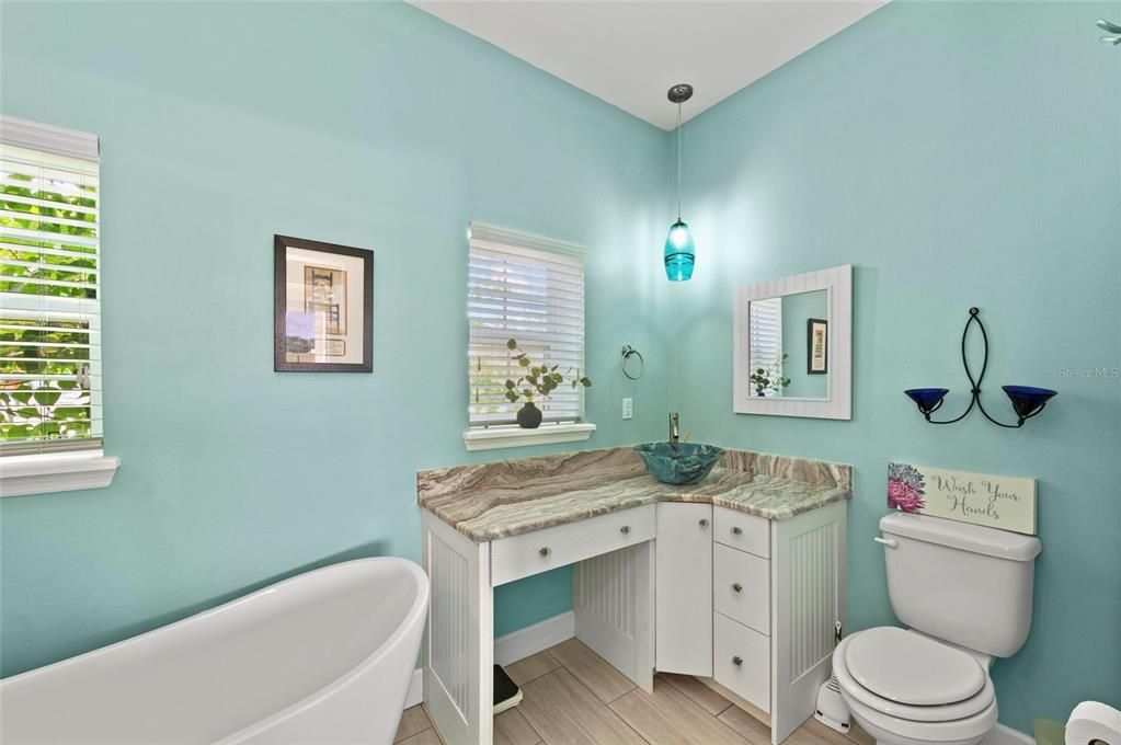 待售: $480,000 (1 贝兹, 1 浴室, 450 平方英尺)