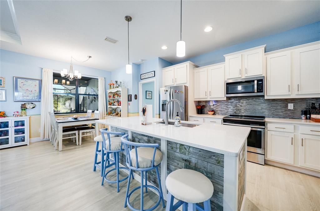 For Sale: $750,000 (3 beds, 2 baths, 1724 Square Feet)