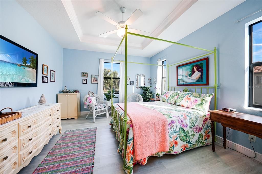 For Sale: $750,000 (3 beds, 2 baths, 1724 Square Feet)