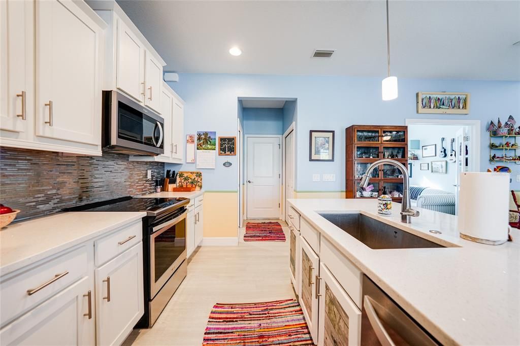 For Sale: $750,000 (3 beds, 2 baths, 1724 Square Feet)