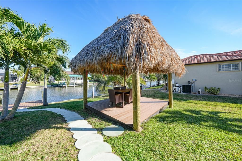 For Sale: $750,000 (3 beds, 2 baths, 1724 Square Feet)