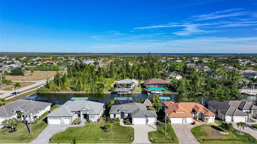 For Sale: $750,000 (3 beds, 2 baths, 1724 Square Feet)