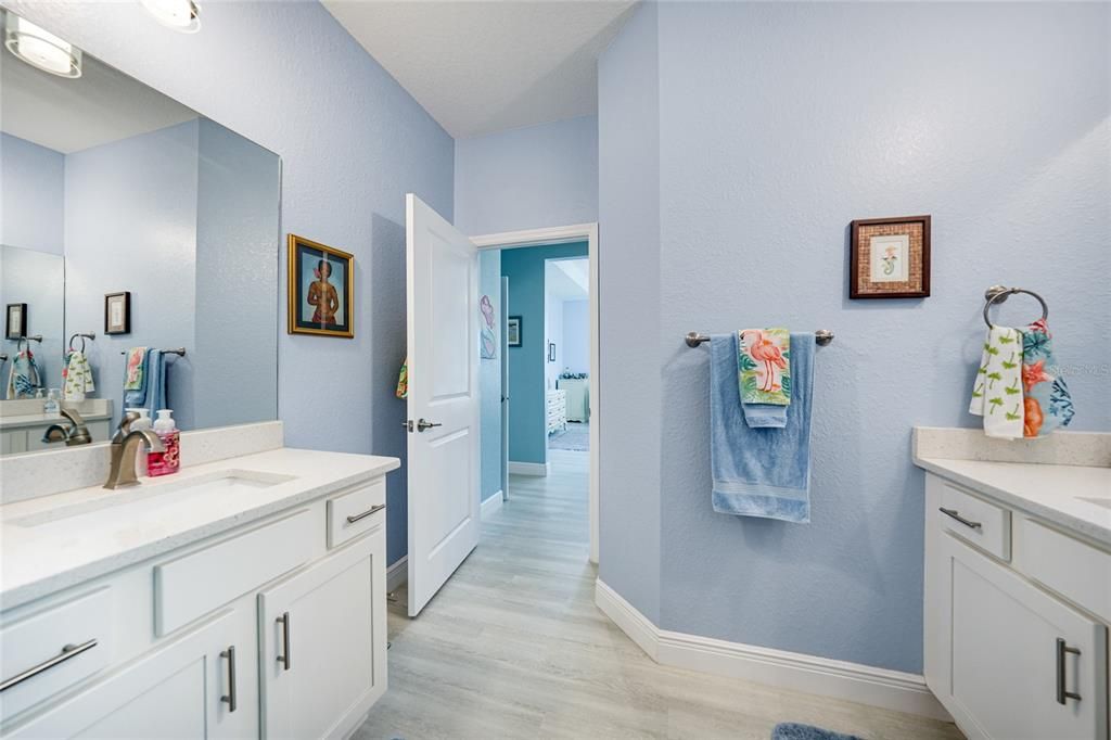 For Sale: $750,000 (3 beds, 2 baths, 1724 Square Feet)