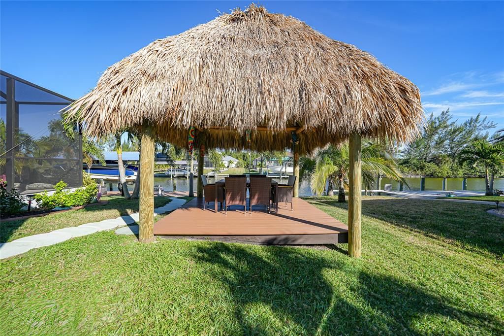 For Sale: $750,000 (3 beds, 2 baths, 1724 Square Feet)