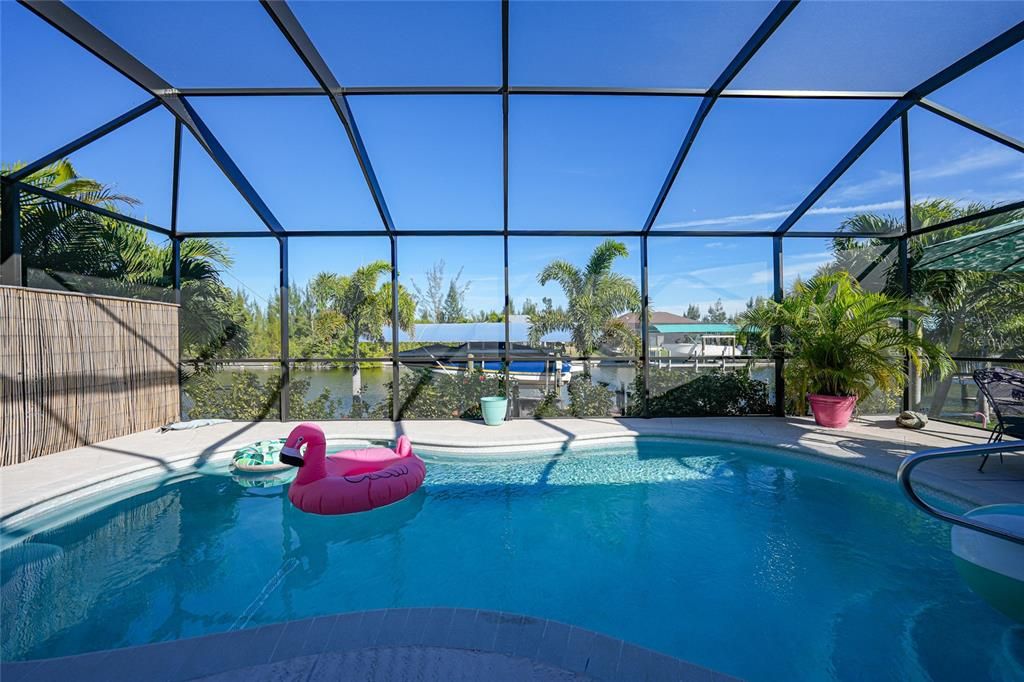 For Sale: $750,000 (3 beds, 2 baths, 1724 Square Feet)