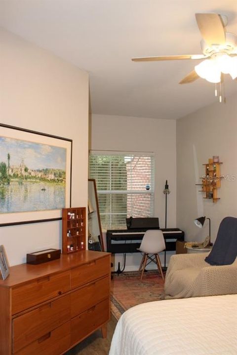 For Rent: $1,800 (2 beds, 2 baths, 1000 Square Feet)