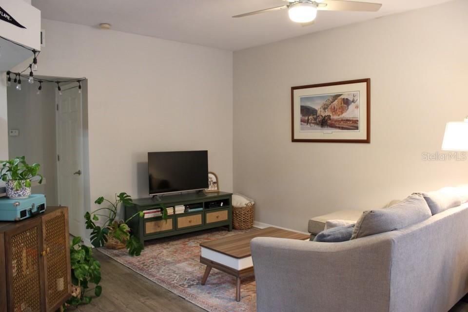 For Rent: $1,800 (2 beds, 2 baths, 1000 Square Feet)