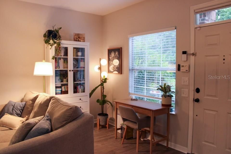 For Rent: $1,800 (2 beds, 2 baths, 1000 Square Feet)