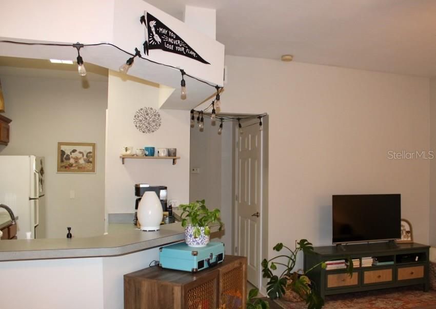 For Rent: $1,800 (2 beds, 2 baths, 1000 Square Feet)