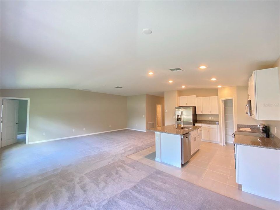 En Renta: $1,795 (4 camas, 2 baños, 1930 Pies cuadrados)