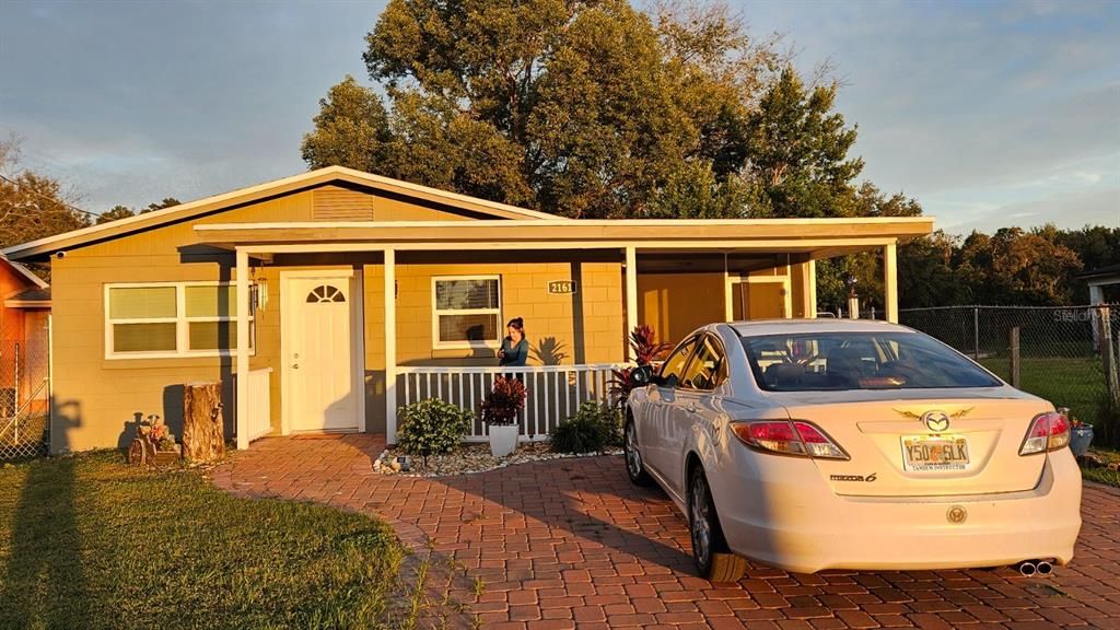 For Rent: $1,600 (3 beds, 1 baths, 864 Square Feet)