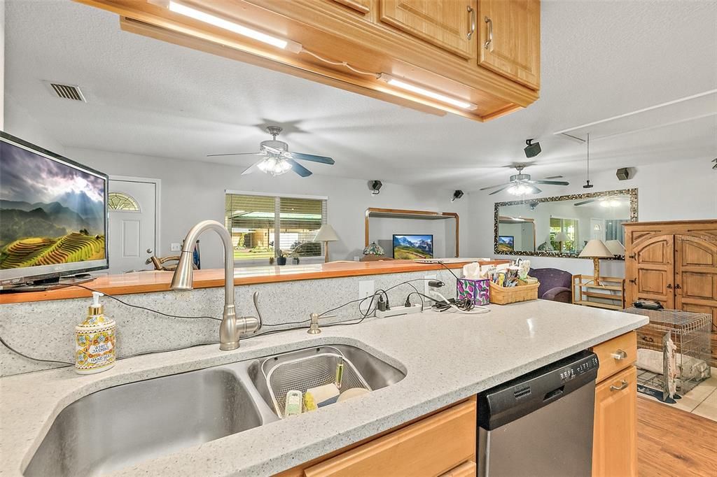 待售: $297,000 (3 贝兹, 2 浴室, 1200 平方英尺)