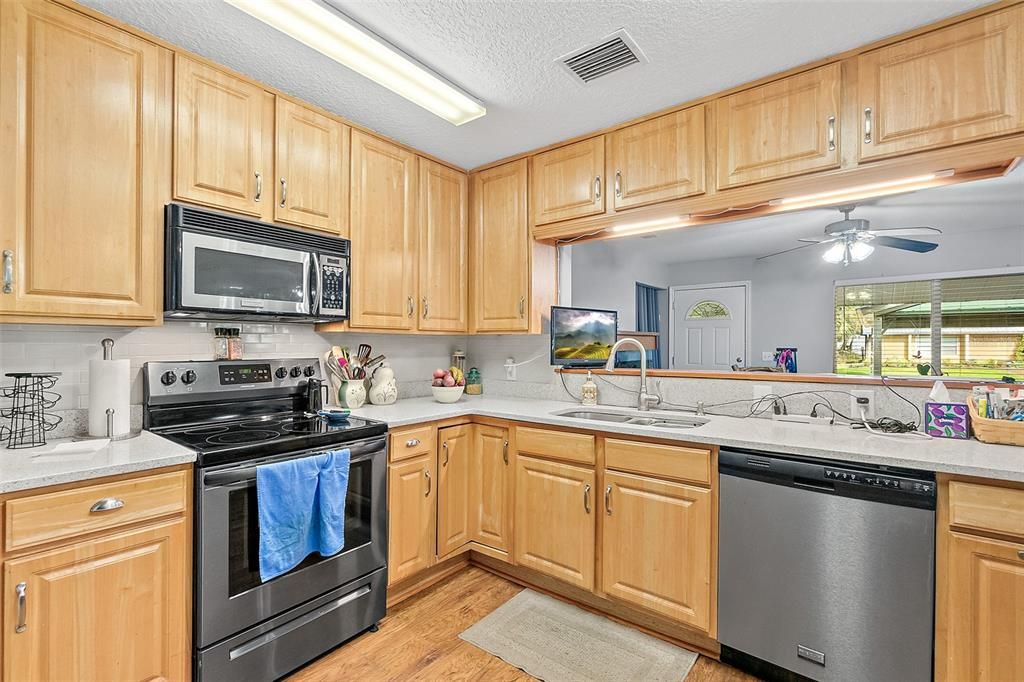 待售: $297,000 (3 贝兹, 2 浴室, 1200 平方英尺)