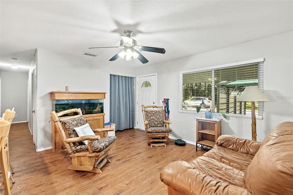 待售: $297,000 (3 贝兹, 2 浴室, 1200 平方英尺)