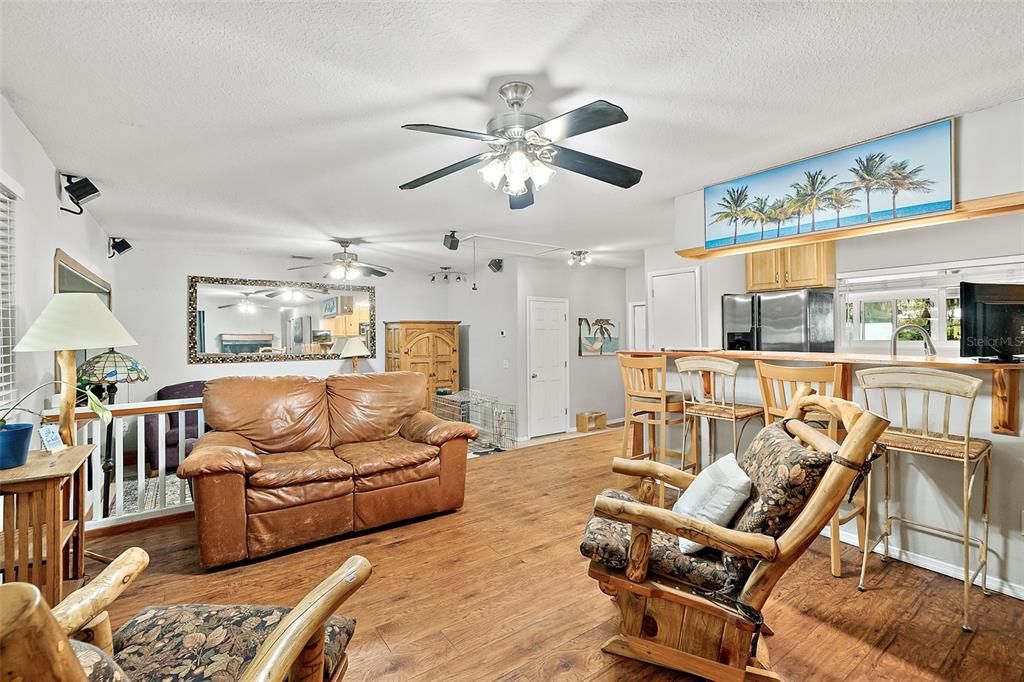 待售: $297,000 (3 贝兹, 2 浴室, 1200 平方英尺)